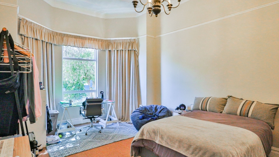 To Let 6 Bedroom Property for Rent in Claremont Upper Western Cape